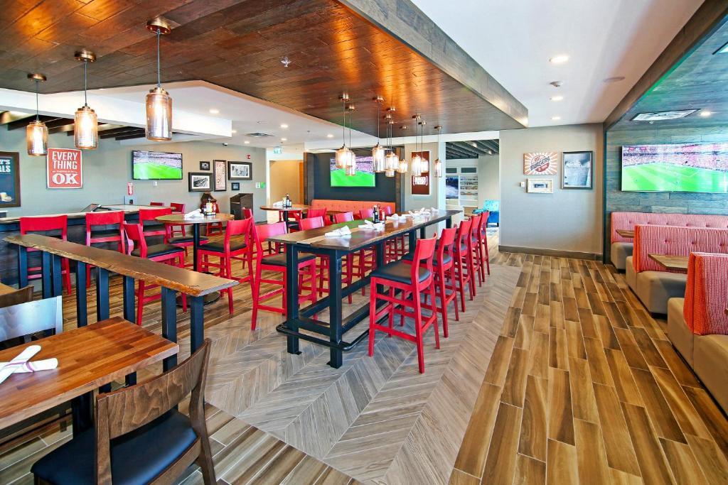 Holiday Inn Hotel & Suites - Calgary Airport North by IHG - Resim 45