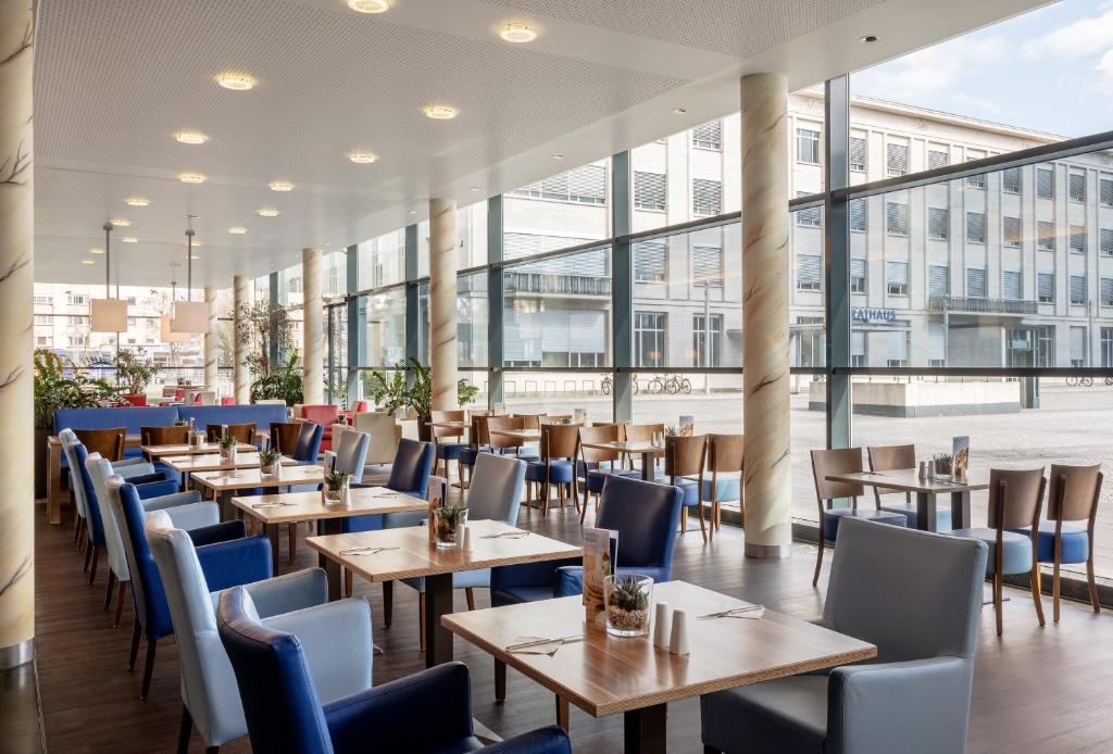 Restaurace v ubytování Holiday Inn Express Singen by IHG