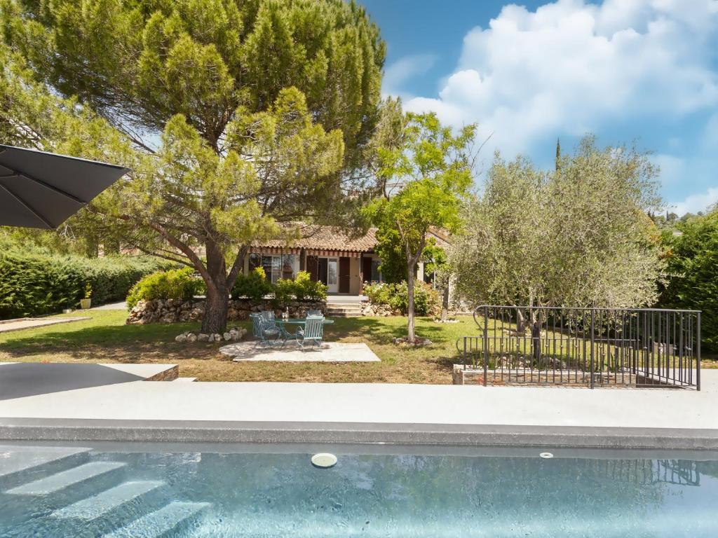 Gallery image of Villa avec Piscine à Callian, Var - 6 Pers, Proche Lac de Saint-Cassien, Golf, Climatisée, Jardin Privé - FR-1-779-4 in Callian