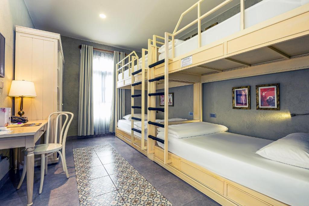 Family Room with Four Bunk Beds