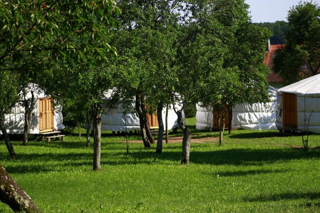 Vonkajšia záhrada v ubytovaní Őrálló Szer