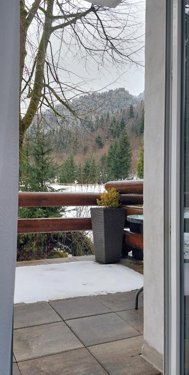 Nespecifikovaný výhled na hory nebo výhled na hory při pohledu z hotelu