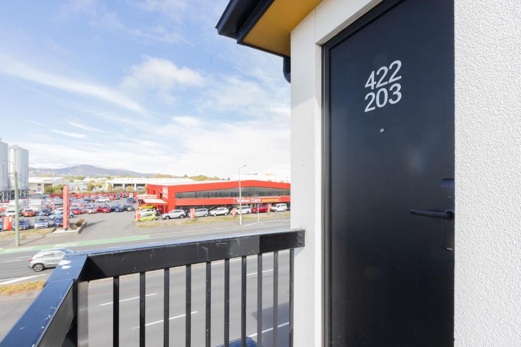 Luxury 1 Bed Apartment in CBD - Resim 13