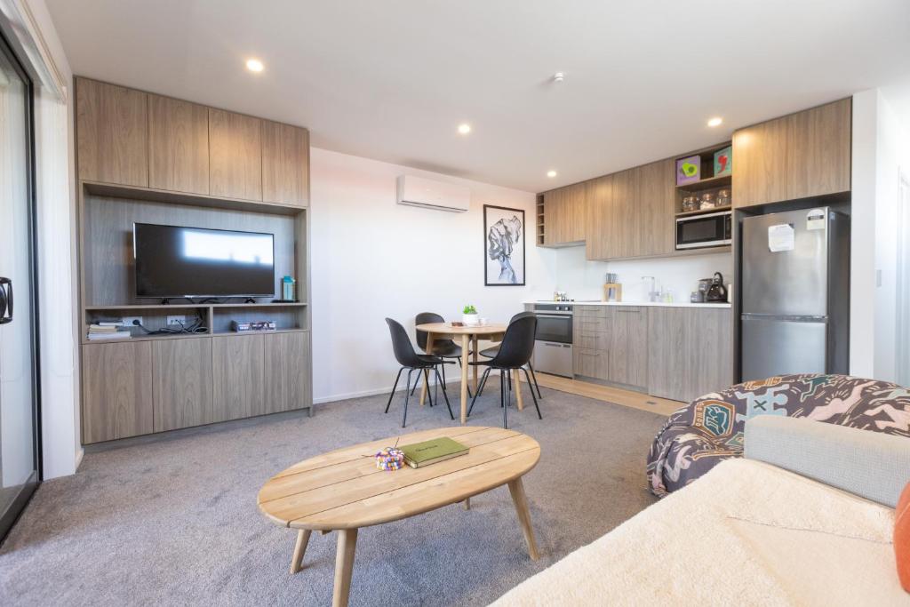 Luxury 1 Bed Apartment in CBD - Resim 22