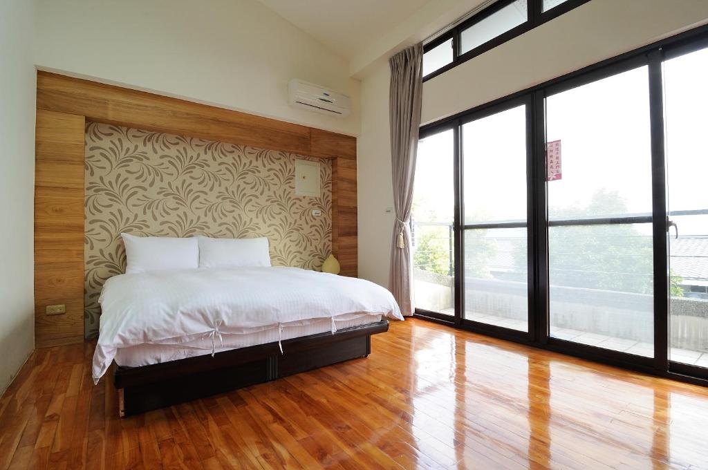 Sanyi Happiness B&B - Quadruple Room With Mountain View (No Pet Allowed)