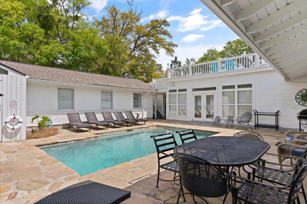 Πισίνα στο ή κοντά στο East Beach Courtyard - 4210 Seventh Street