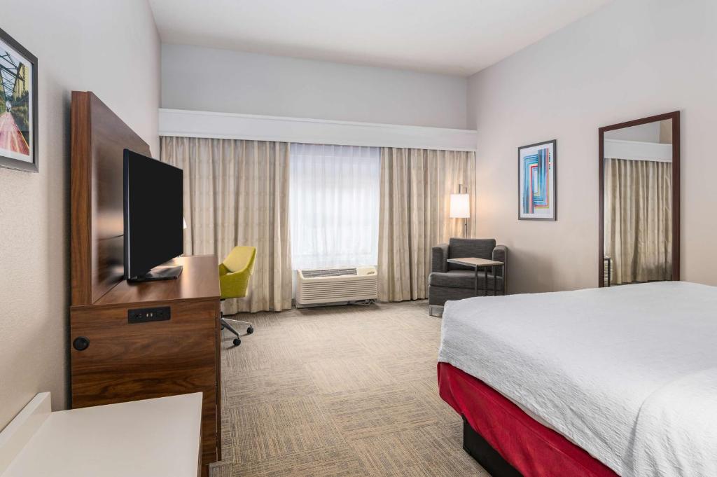 Hampton Inn & Suites Hartford-Manchester - Habitación Con Cama Extragrande - No Fumadores