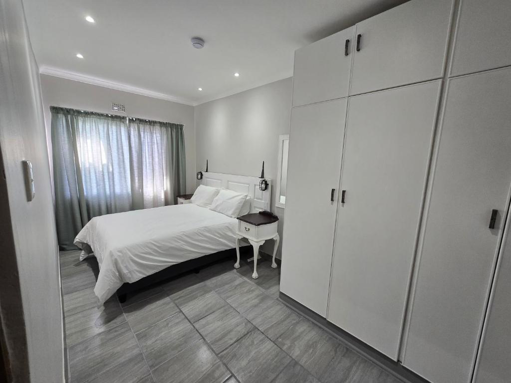 No8@Mosselbay - Central Mosselbay 1 Bedroom Apartment - Image 7