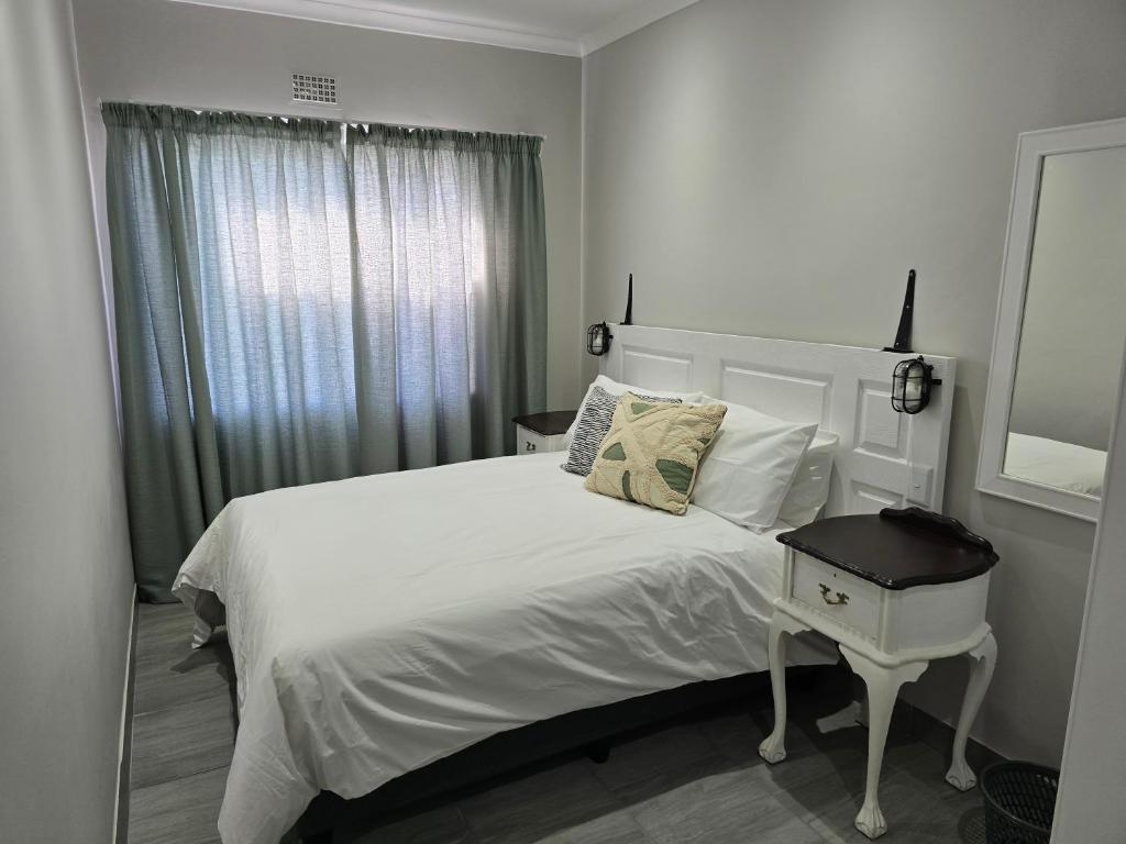 No8@Mosselbay - Central Mosselbay 1 Bedroom Apartment - Image 5