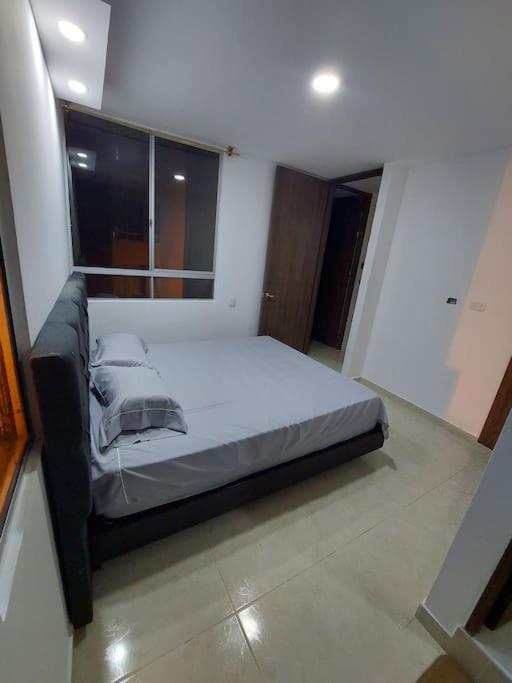 Apartamento en condominio con piscina