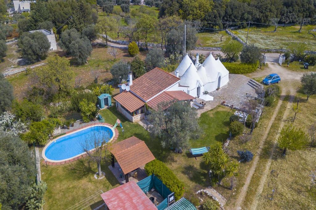 Basen w obiekcie La Casa Sulla Roccia Trulli Pool - Happy Rentals lub w pobliżu