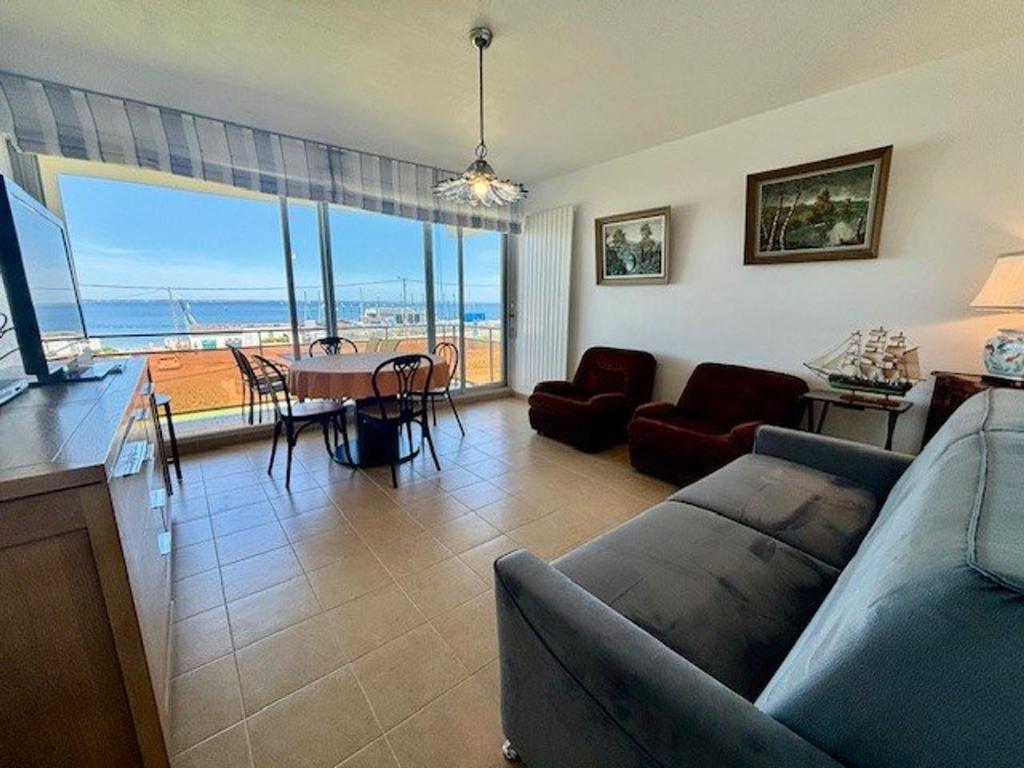 En sittgrupp på Appartement Quiberon, 2 pièces, 4 personnes - FR-1-478-140