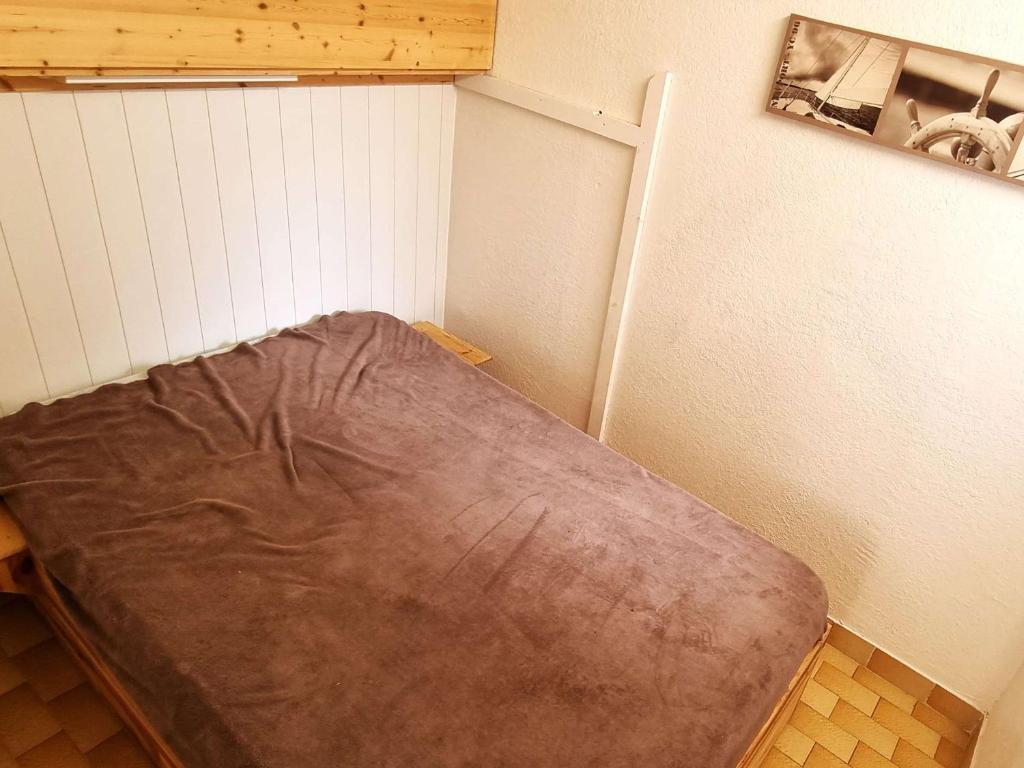 Posteľ alebo postele v izbe v ubytovaní **Charmant T2 4 pers, terrasse jardin, prox. plage, park. privé, quartier Pinède** - FR-1-607-160