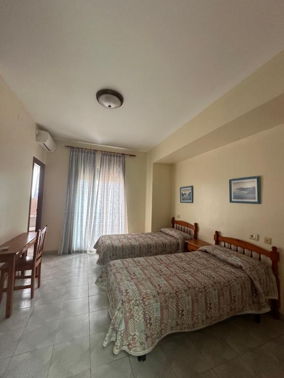 HOTEL MIRAMAR - Triple Room