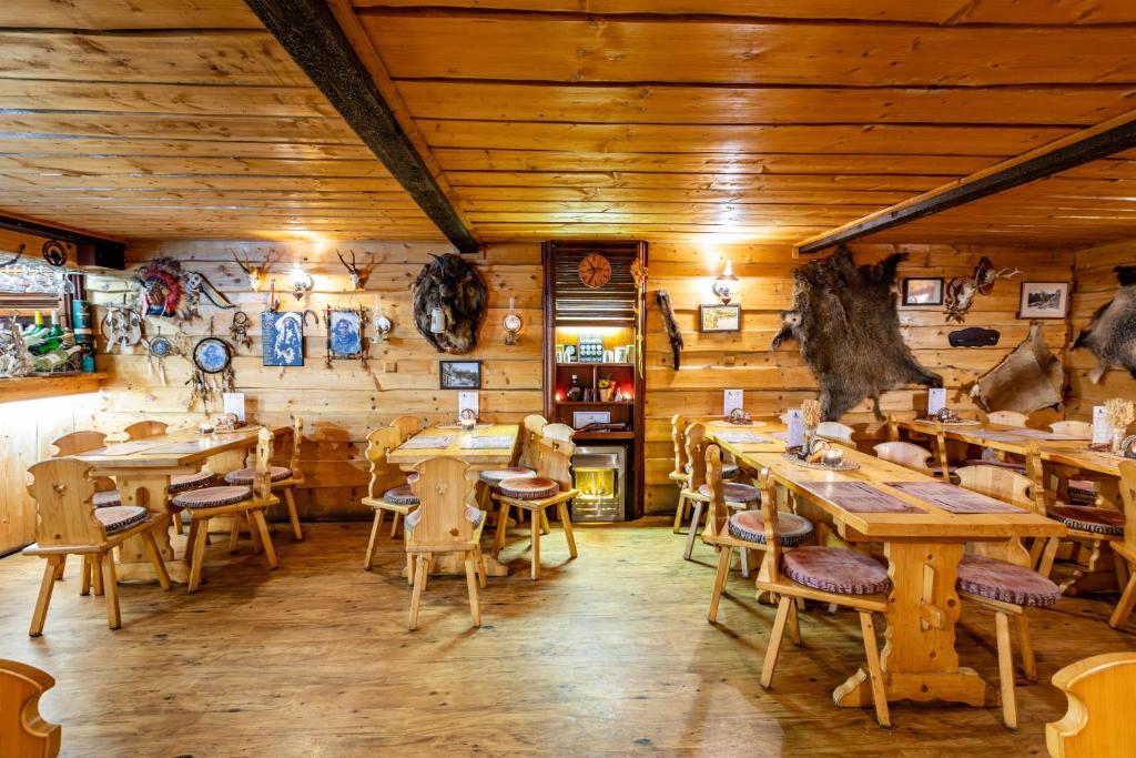 Restaurace v ubytování Country Saloon