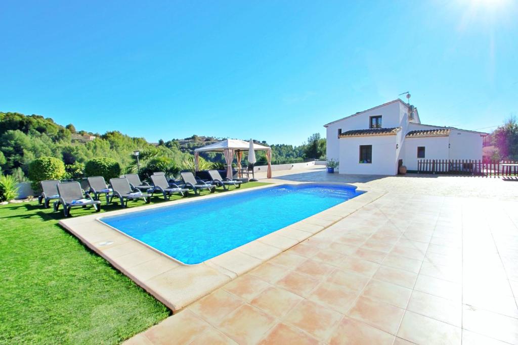 Bazén v ubytování Finca La Verema - holiday home with private swimming pool in Benissa nebo v jeho okolí