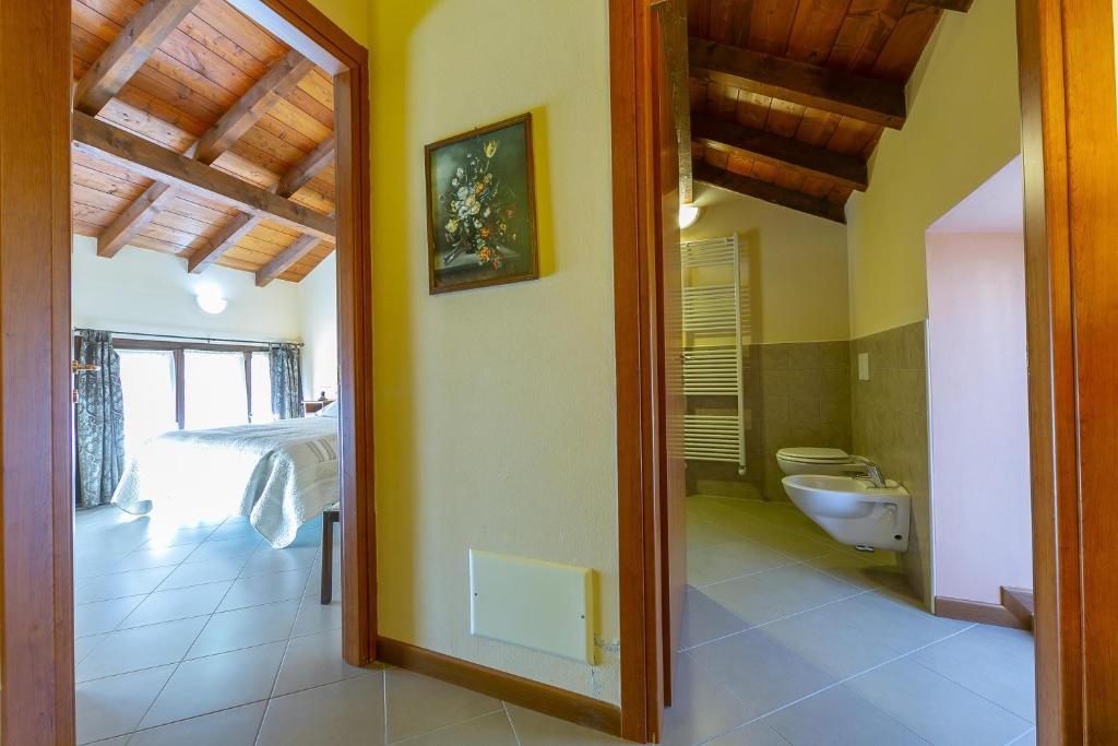 Łazienka w obiekcie Casa Baroni few min from Orta Lake - Happy Rentals