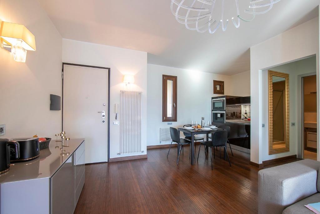 Kuchyň nebo kuchyňský kout v ubytování Panorama Fantastico Apt Pool & Beach - Happy Rentals