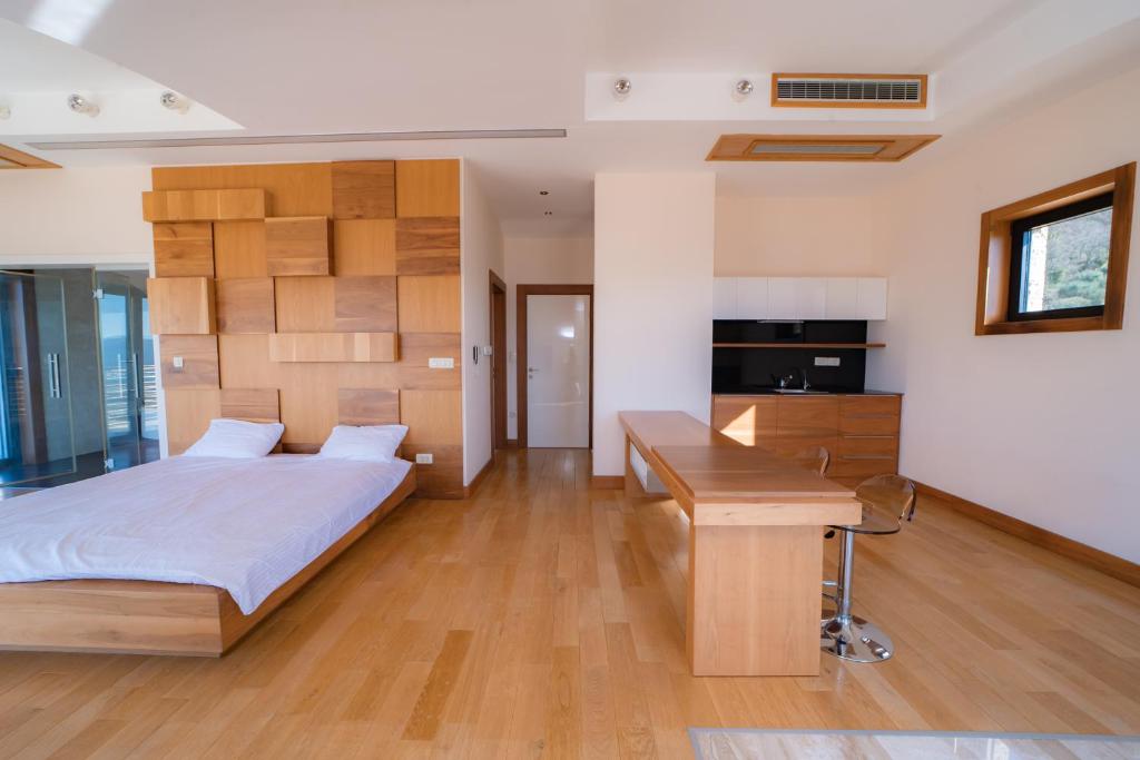 Postel nebo postele na pokoji v ubytování Villa Tivat Bay View