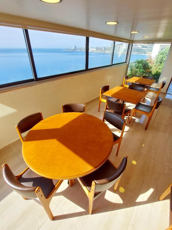 Posezení v ubytování Rita's Duplex Chalet in Manar Jounieh Resort