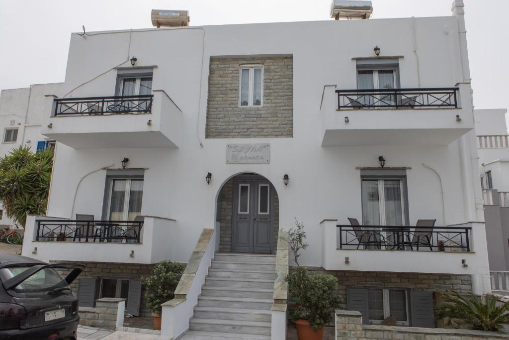 Budova, kde se aparthotel nachází