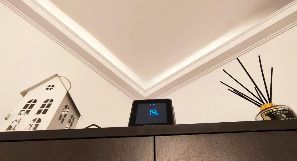 Una televisión o centro de entretenimiento en 22 LOOP Apartment
