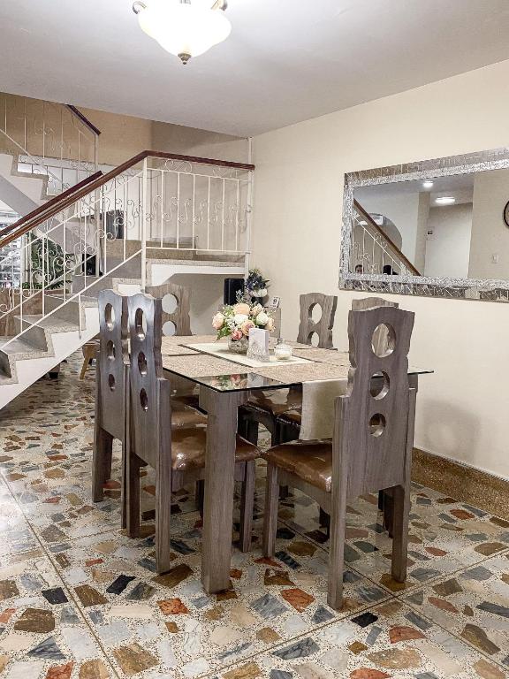 Fotografie z fotogalerie ubytování Casa con piscina privada en Cali, cerca a Cosmocentro v destinaci Cali