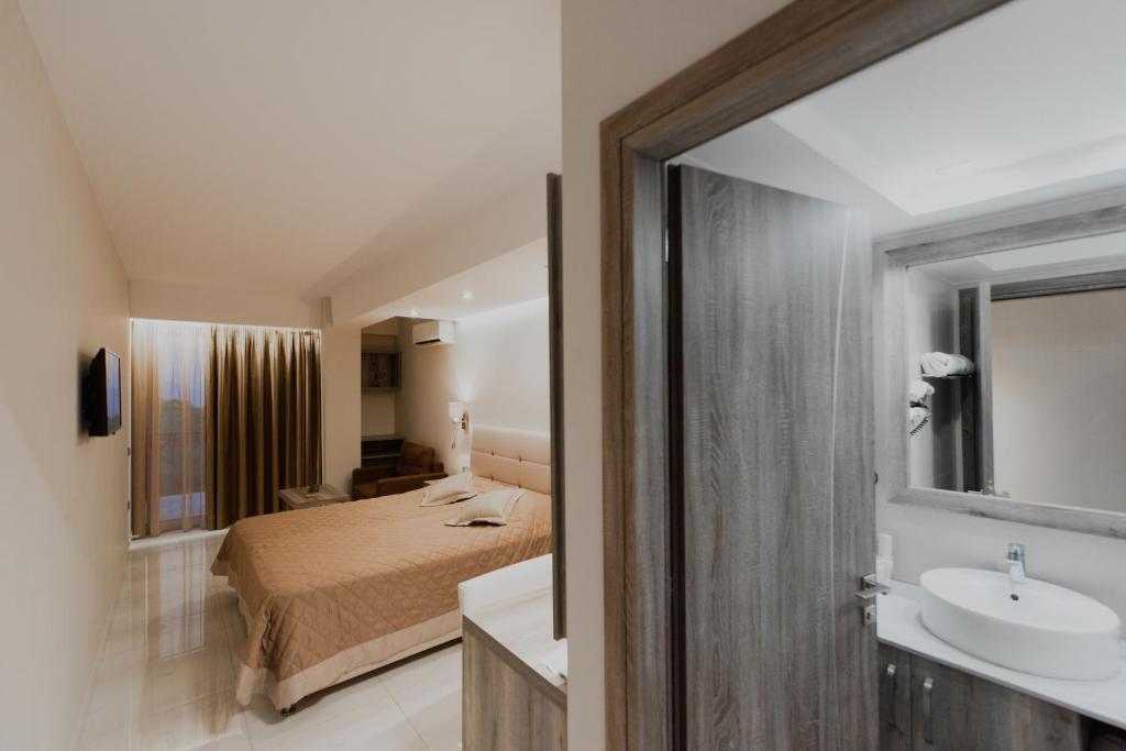 AKRON Luxury Holidays - 16