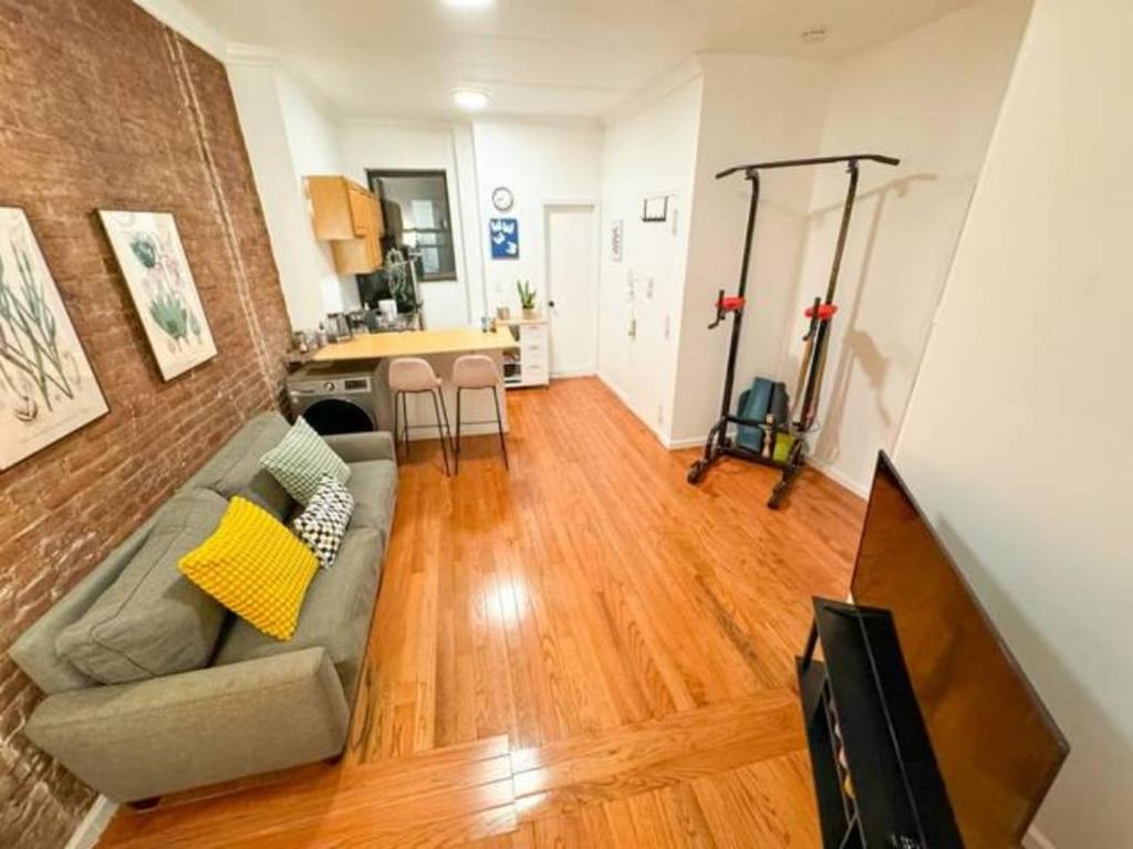 رزرو هتل، 1727-3RS 3br2bath UES بازسازی شده | 09197245267