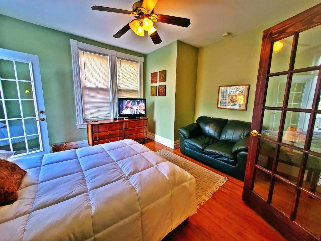 Point Breeze Guest House - Luxe Suite