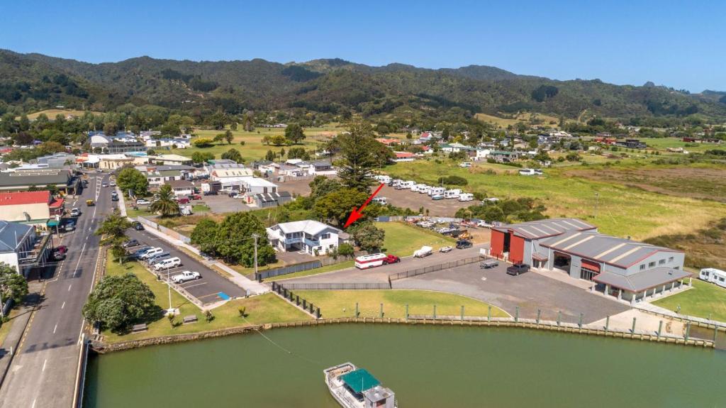 Heart of town - Resim 14