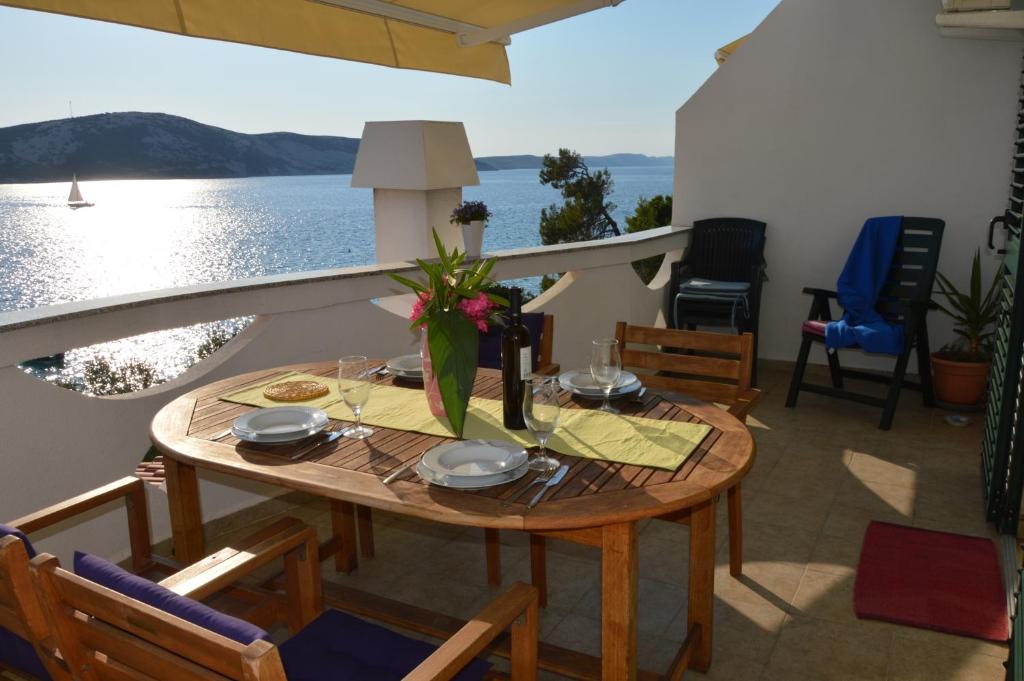 Apartment Stara Novalja 9396a