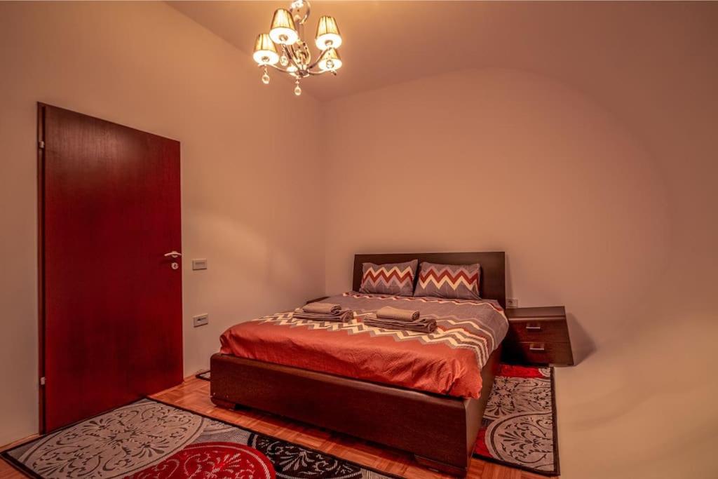 Postel nebo postele na pokoji v ubytování Luxurious Villa in Prevalla