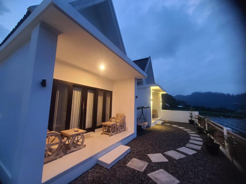 Batur Basecamp - Double Room With Mountain View