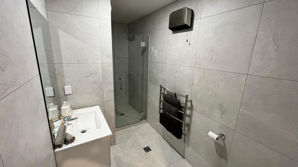 CBD Luxury 2 Bedroom Retreat - Resim 9