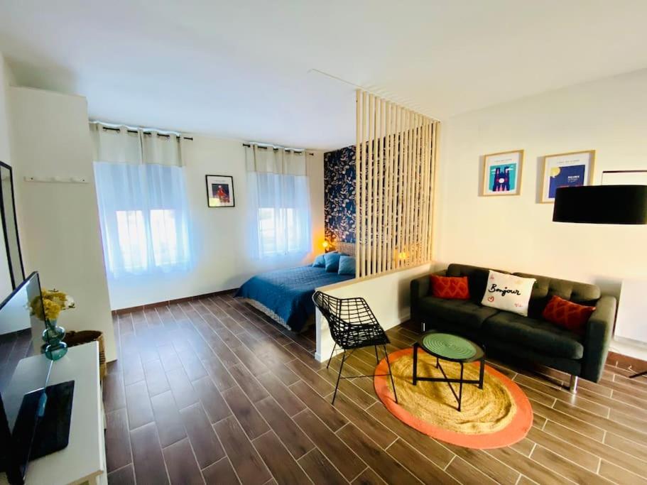 Photo de la galerie de l'établissement Studio d’hôtes avec piscine « Le Clos n°6 », à Cormicy