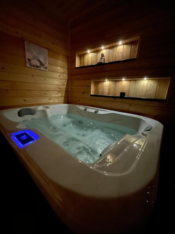 Au Plaisir Vosgien - Habitación Amor Con Jacuzzi