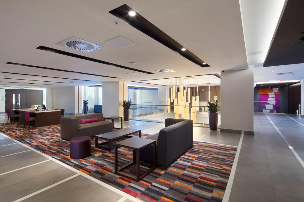Holiday Inn Hotel & Suites - Montreal Centre-ville Ouest by IHG - Resim 42