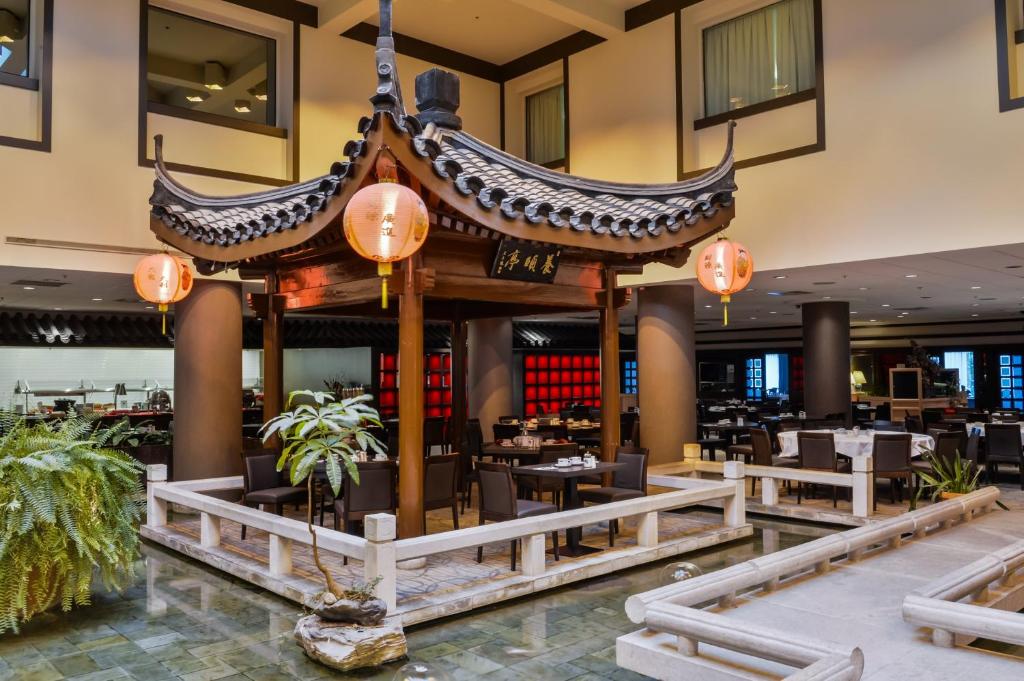 Holiday Inn Montreal Centre Ville Downtown by IHG - Resim 40