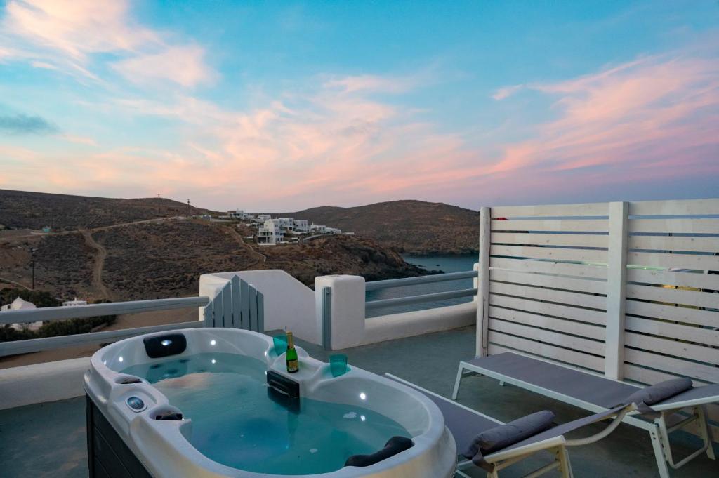 Seaview Mesonette with private Hot tub