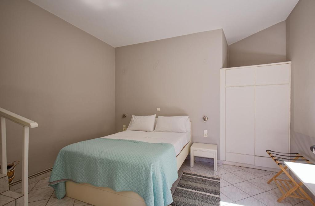 Yasmine Apartments and Rooms - Queen Room With Garden View