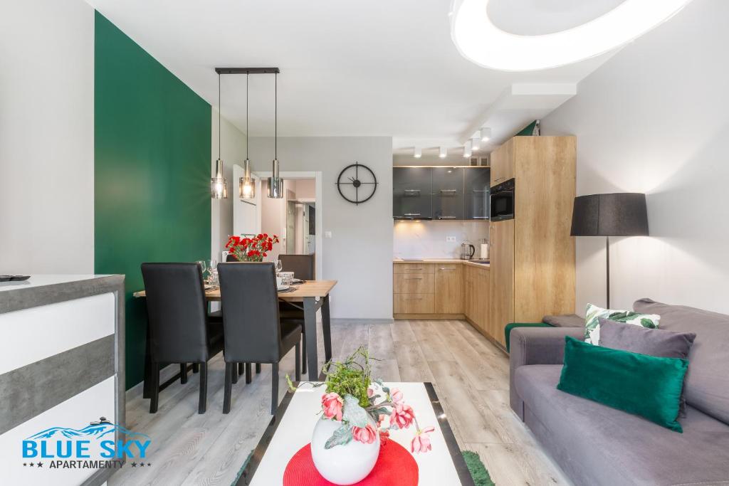 Apartamenty BlueSky - Nad Łomnicą 2B - blisko centrum Karpacza i sklepów, w spokojnej, zielonej okolicy - Appartement De Luxe