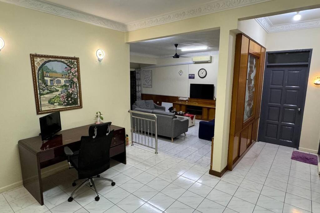 Gambar di galeri bagi Sabah homestay 16pax stay near Imago 15minutes strong WiFi Gathering Environment house di Kota Kinabalu