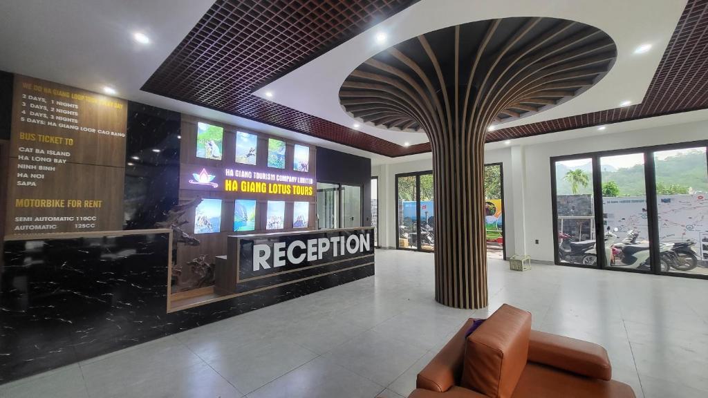 Khu vực sảnh/lễ tân tại Lotus Premium Lodge - Lotus Group Tours