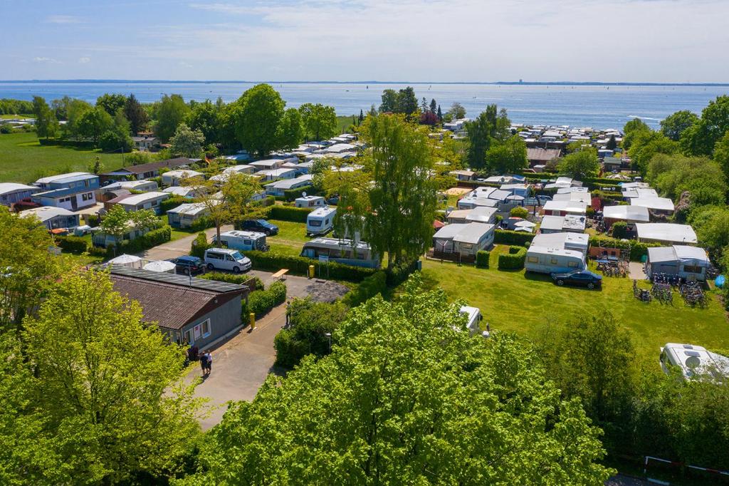 Marilyn - Glamping im Mercedes DDo auf Camping Seeblick, Neustadt in  Holstein (updated prices 2026)