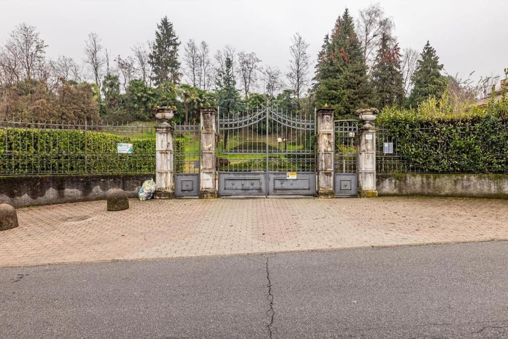 Κήπος έξω από το appartamento con giardino a 2 minuti dal lago