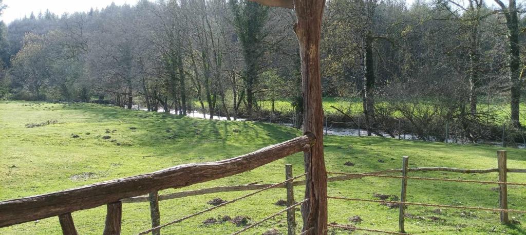 Fotografia z galérie ubytovania Cabanes des Landes- cabane sur pilotis v destinácii Saint-Éloy-les-Tuileries