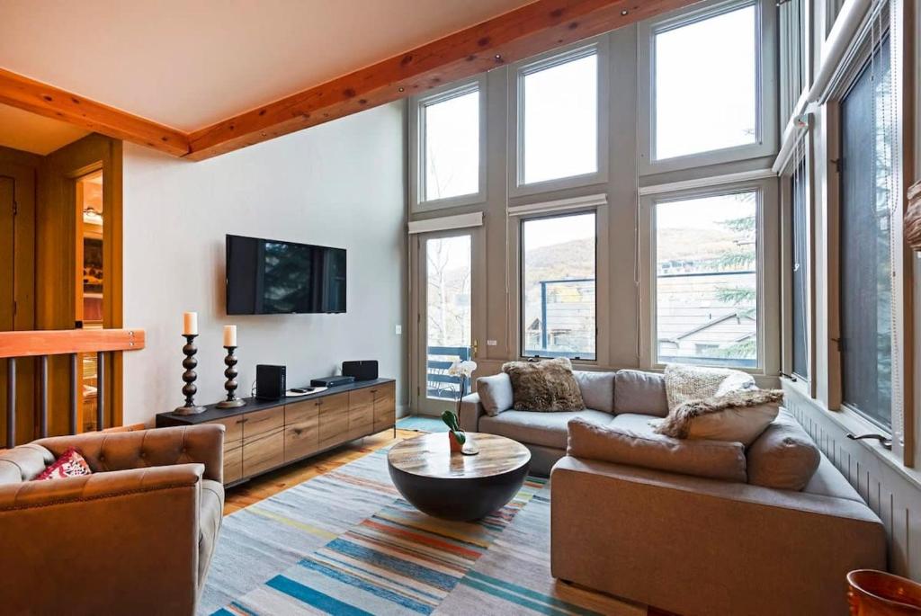 Image showcasing Gorgeous 3BDR Townhome Near Main St and Ski Resort, Park City ...