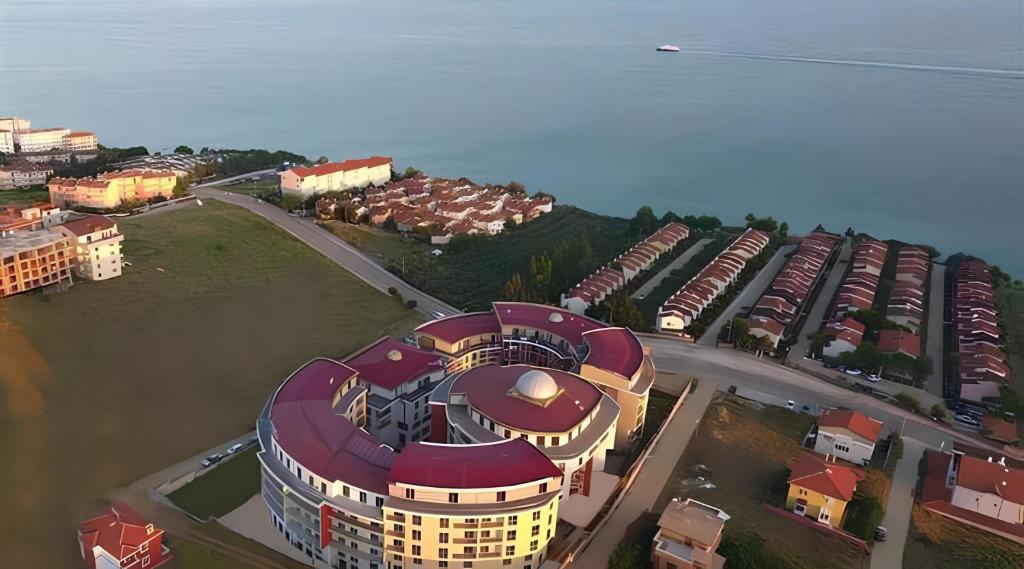 an overhead view of a building with a roller coaster at SANTE TERMAL HOTEL in Yalova