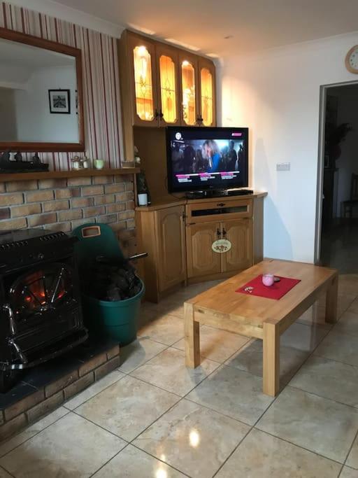 TV a/nebo společenská místnost v ubytování Pier View Portmagee